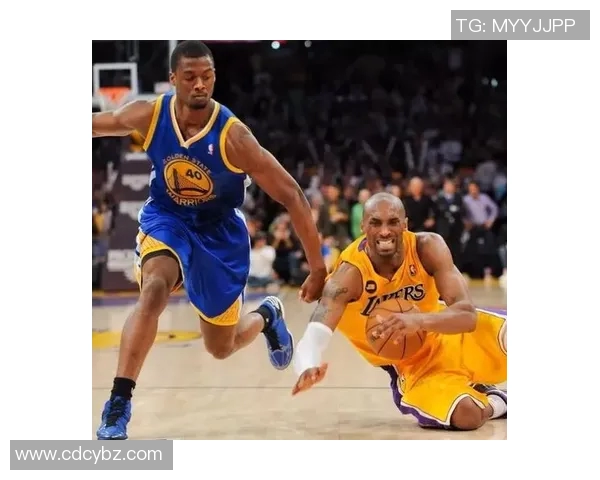 以吓足球球星的成长之路与赛场辉煌瞬间全面解读